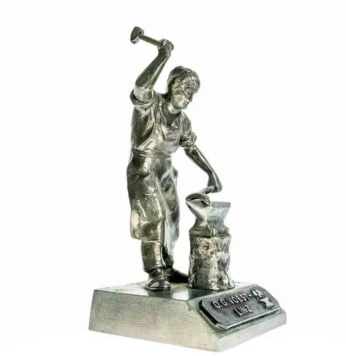 O.G. VOEST LINZ Statue Schmied - Bild 2