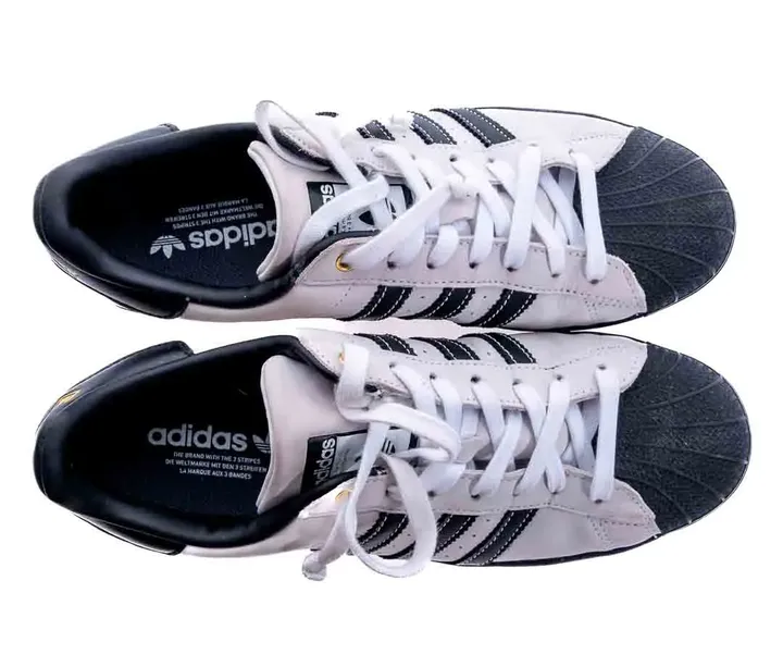 Adidas Superstar Gore-Tex Herrensneaker in schwarz-weiß, Größe 44 2/3 - Bild 1