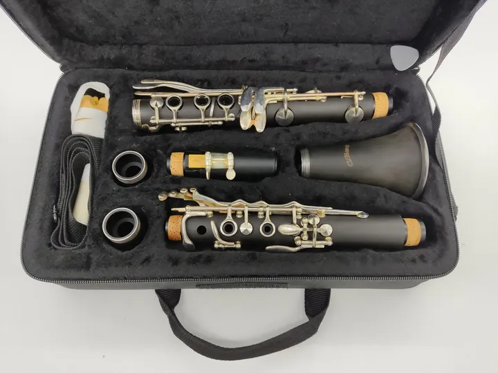 Musik Instrument C.Giant Klarinette in Koffer mit allen Zubehörteilen - Bild 4