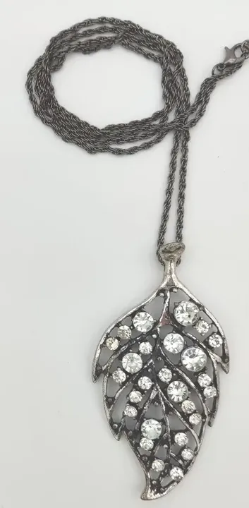 Halskette in Blattform mit Glitzersteinchen und Steinen 75 cm  - Bild 2