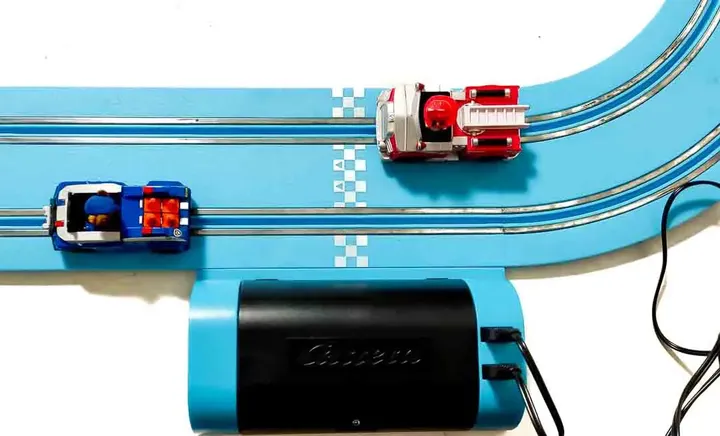 Carrera 1 First Rennbahn Paw Patrol Hellblau + 4 Kurven Elemente - Bild 1