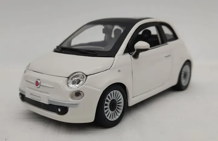 Burago - Modellauto - Fiat 500 - Bild 1