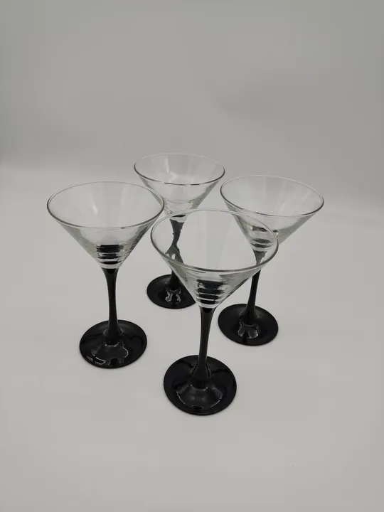 4 Cocktail- Martinigläser schwarzer Standfuß - Bild 1
