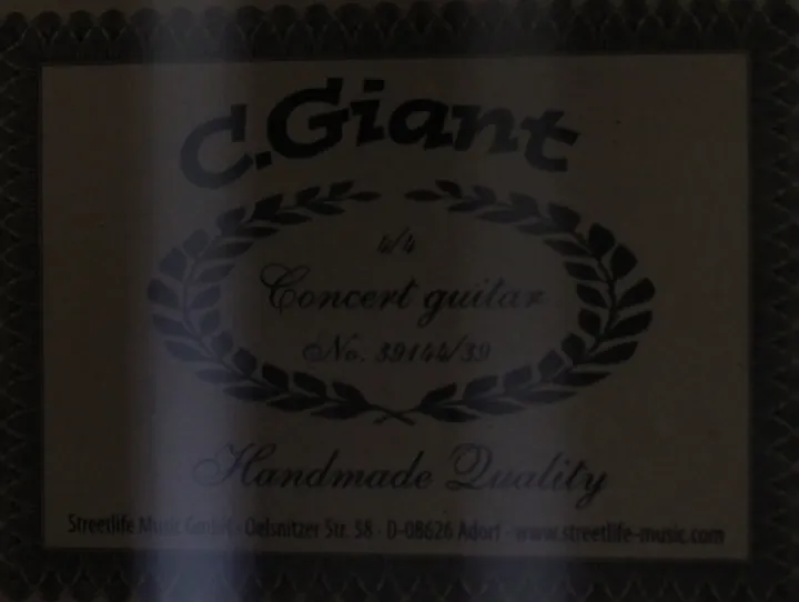 Klassische 1/4-Konzertgitarre der Marke C. Giant, inkl Tasche - Bild 2