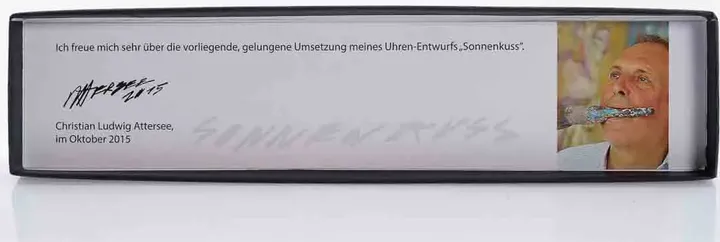 Attersee Special: Kompass Wanderführer und Lesestoff von Franz Reisecker & Michael Niavarani und eine Armbanduhr 