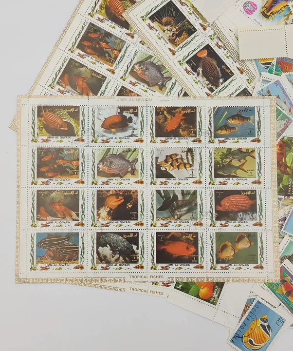 diverse Briefmarken mit Fischmotiven  - Bild 3